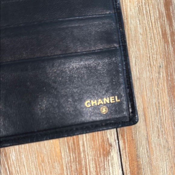 CHANEL Black Quilted Leather Wallet - Picture 5 of 5